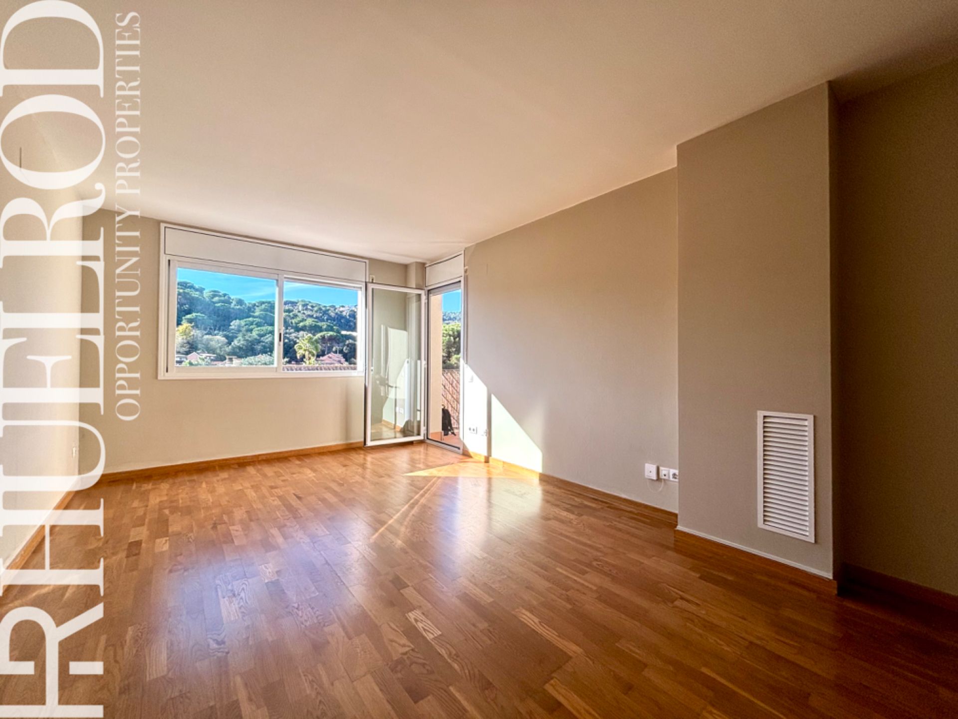 Bedroom of Flat for sale in Sant Andreu de Llavaneres  with Air Conditioner, Heating and Private garden