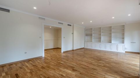 Foto 4 de Piso de alquiler en Pajaritos, Granada Capital