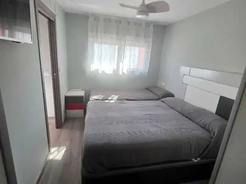 Schlafzimmer von Wohnung zur Miete in Gandia mit Klimaanlage, Schwimmbad und Möbliert