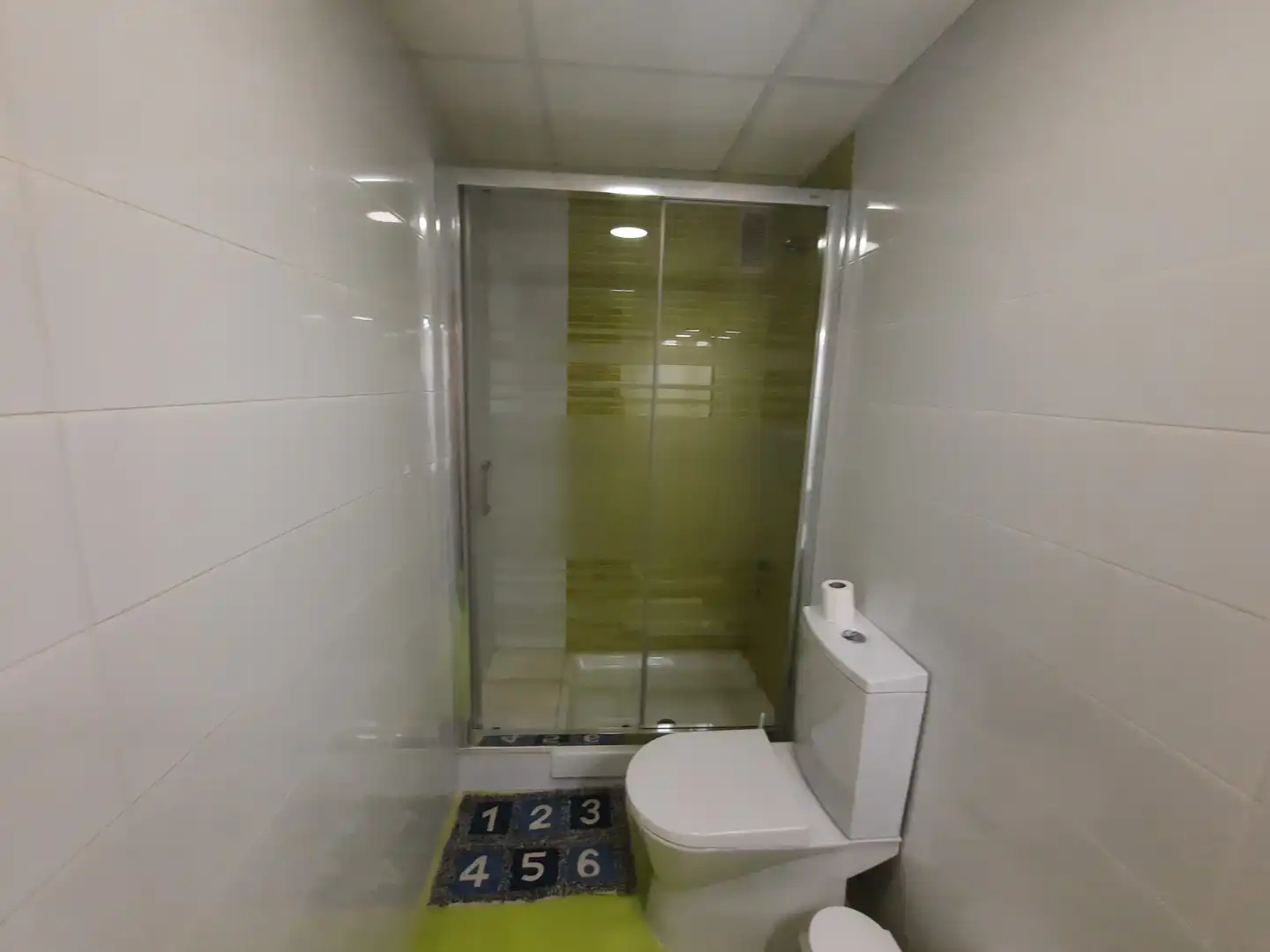 Badezimmer von Wohnung zur Miete in Manises mit Klimaanlage, Heizung und Möbliert