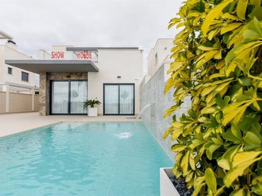 Villa mit Pool zum Verkauf in San Miguel de Salinas