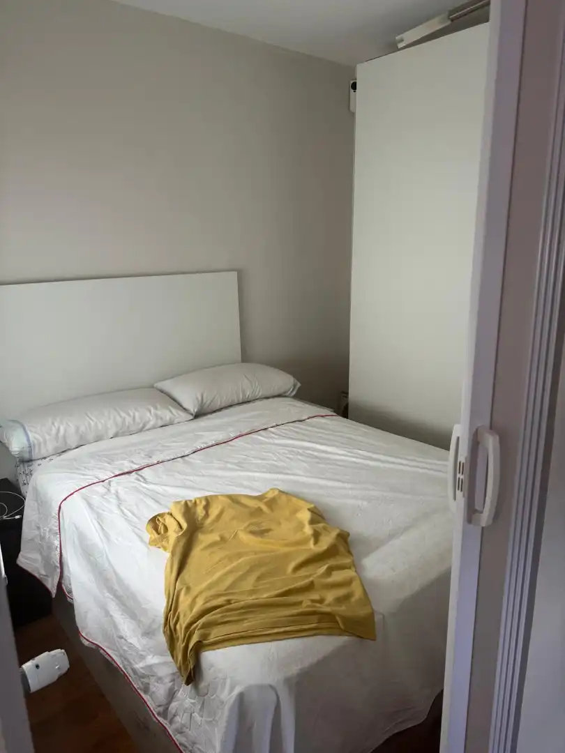 Habitación de Estudio de alquiler en Oviedo  con Calefacción, Parquet y Amueblado