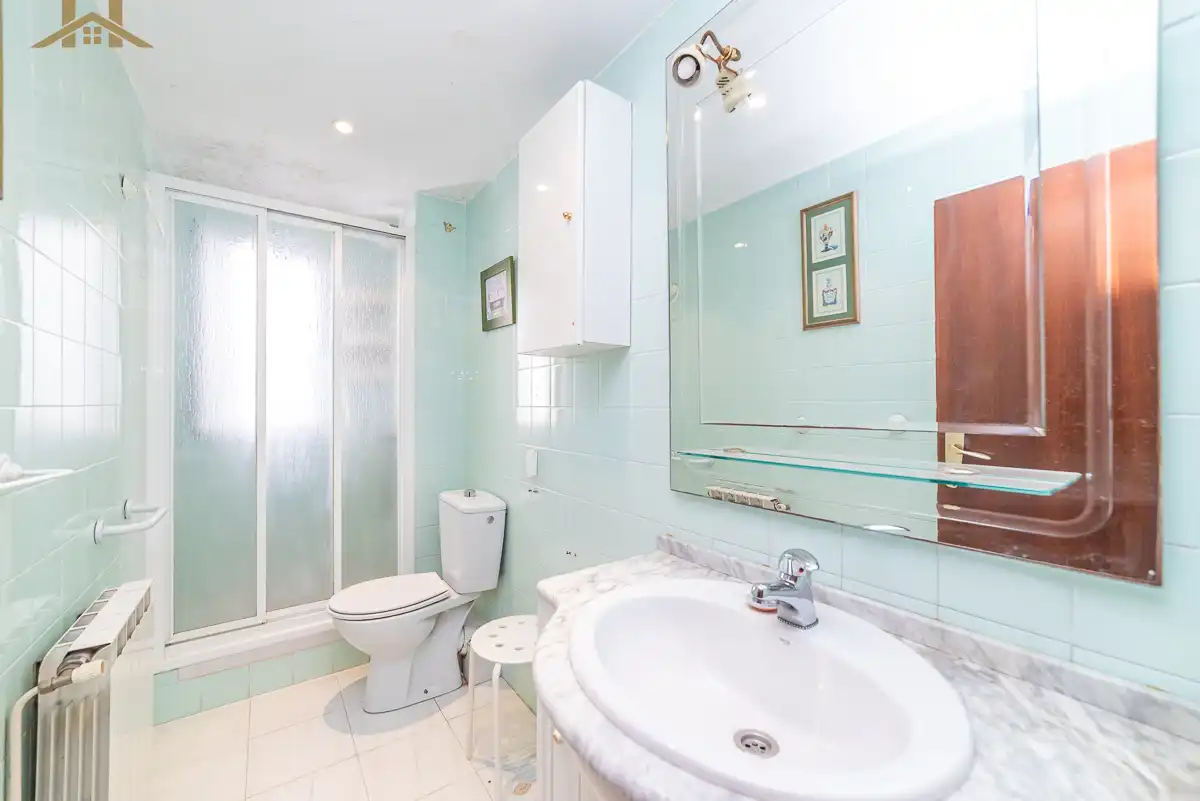 Badezimmer von Wohnung zum Verkauf in Alcorcón mit Heizung, Terrasse und Ofen