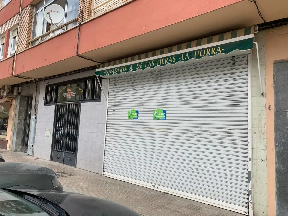 Business premises for sale in Calle SANTIAGO