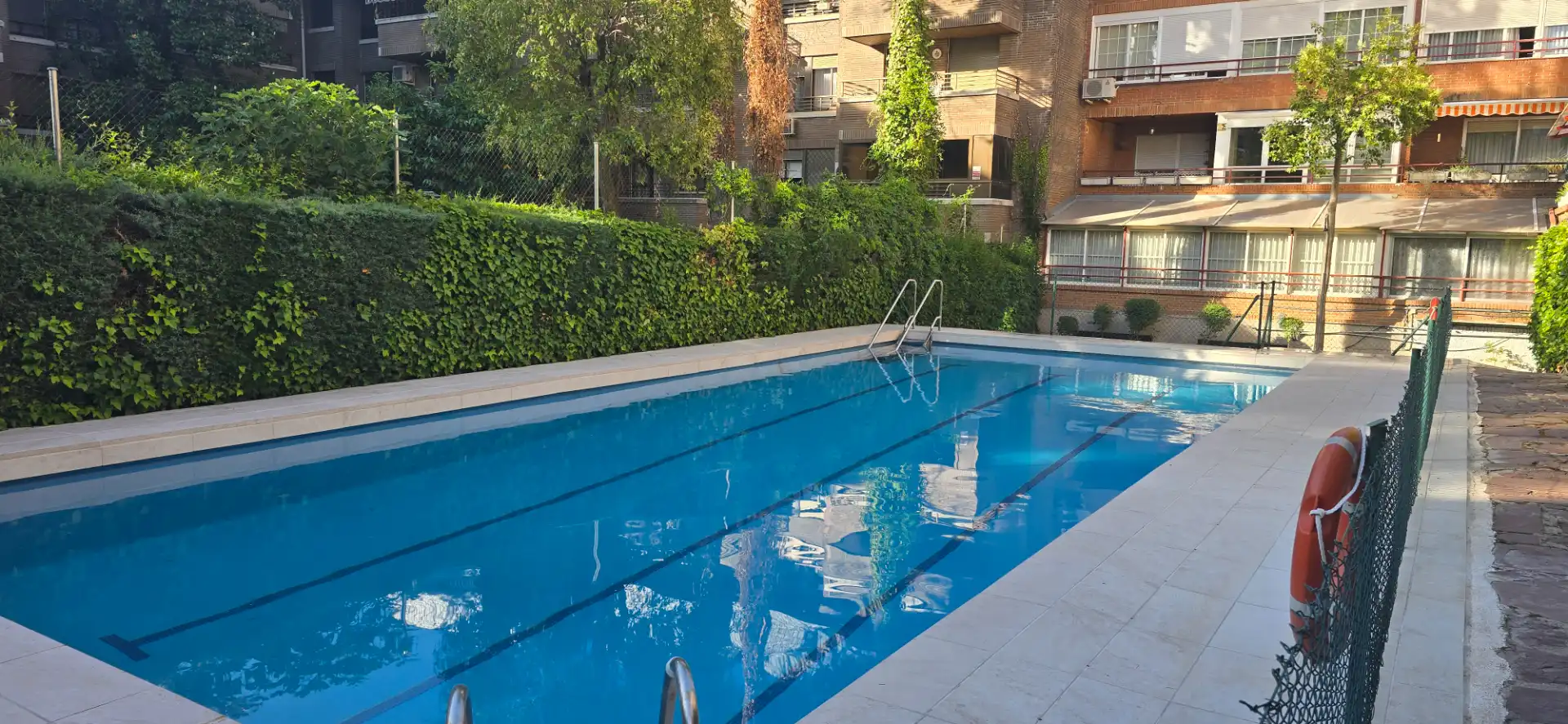 Piscina de Piso en venta en Las Rozas de Madrid con Aire acondicionado, Calefacción y Jardín privado