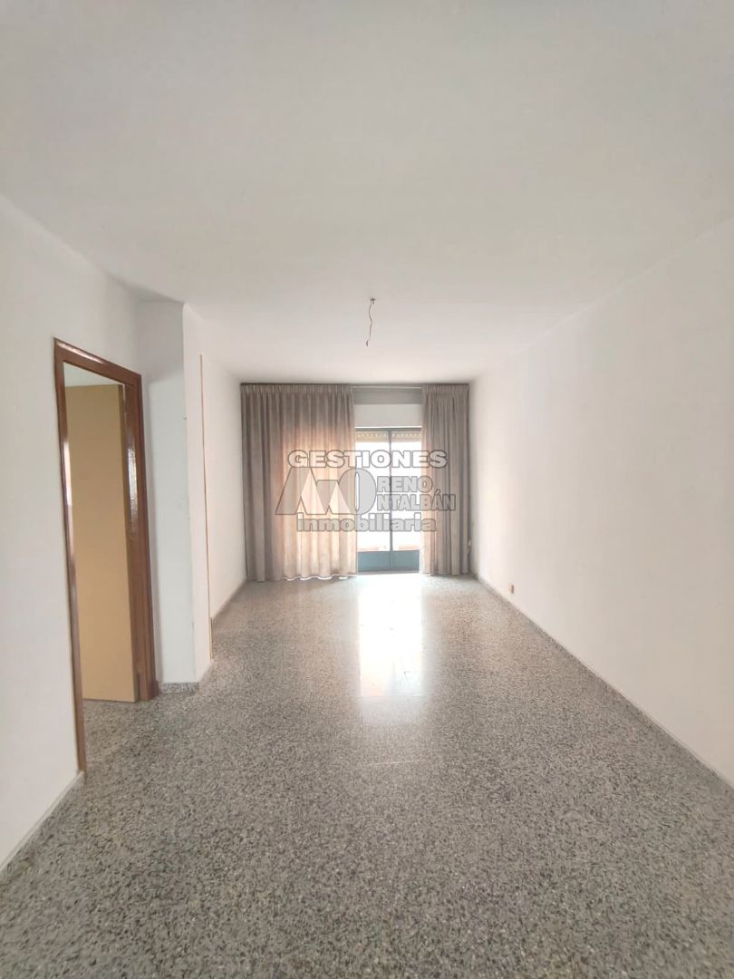 Exterior view of Flat for sale in  Granada Capital  with Balcony