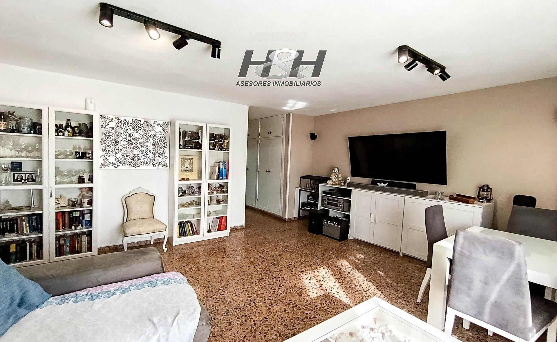 Living room of Flat for sale in Catarroja  with Air Conditioner and Private garden