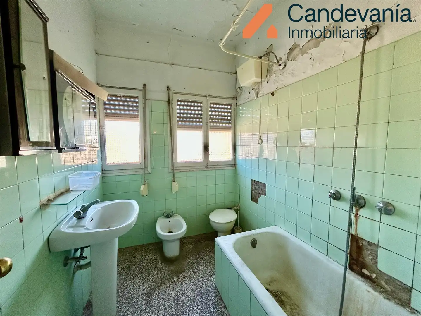 Baño de Nave industrial en venta en Zuera