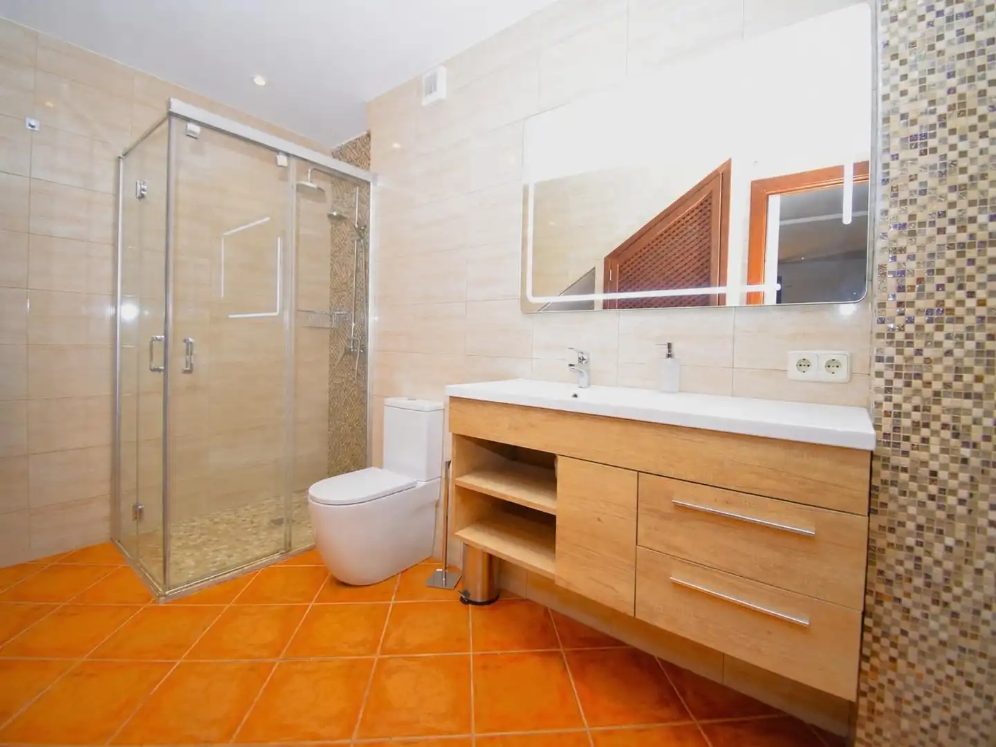 Bathroom of Country homes for rent in Sineu  with Air Conditioner, Private garden and Terrace