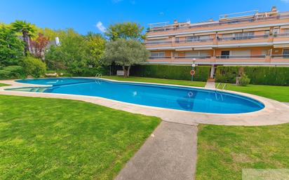 Piscina de Apartament en venda en Castell-Platja d'Aro amb Aire condicionat, Calefacció i Terrassa