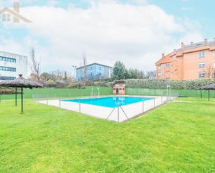 Swimming pool of Apartment for sale in Las Rozas de Madrid