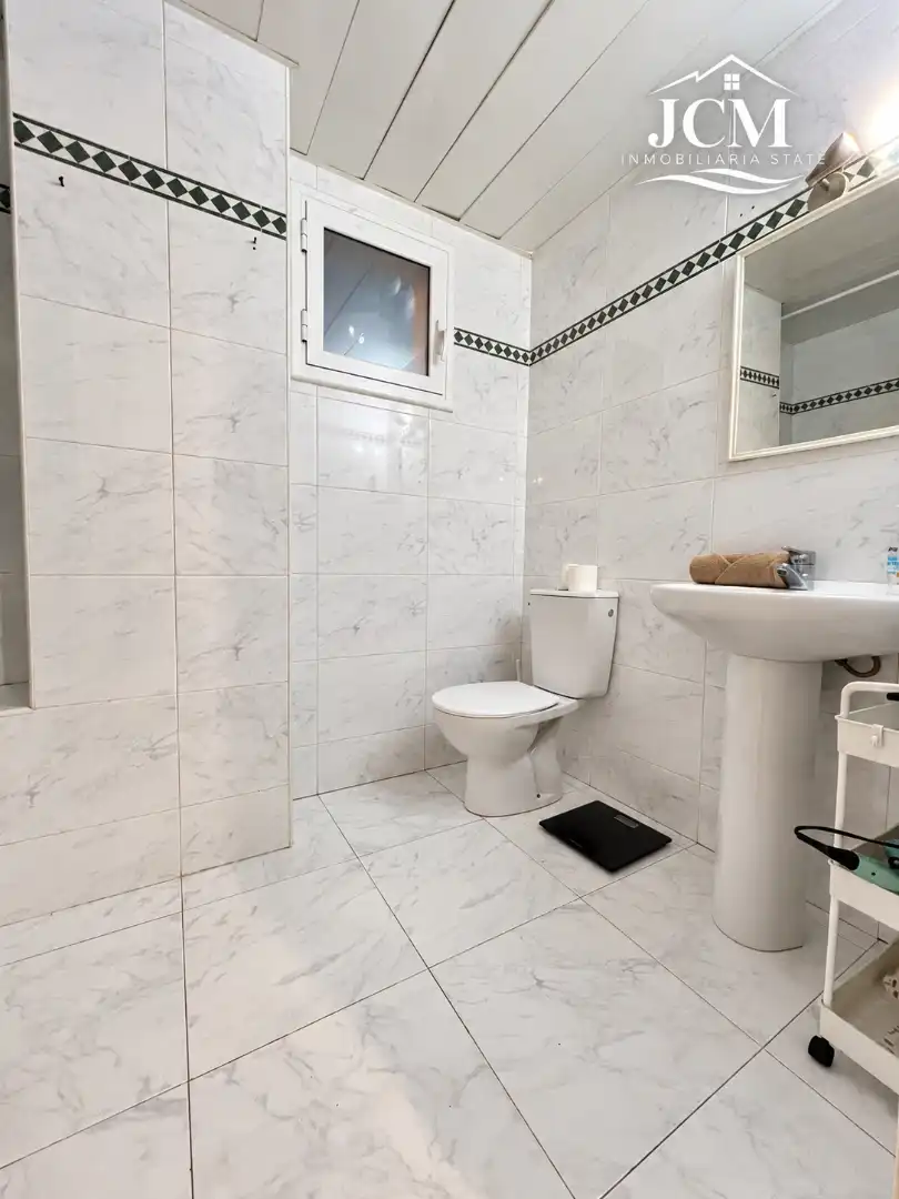 Bathroom of Flat for sale in Llevant