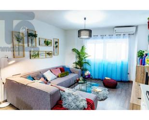 Living room of Flat for sale in  Granada Capital  with Air Conditioner, Heating and Parquet flooring