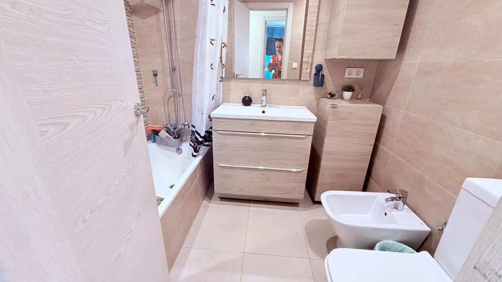 Baño de Piso en venta en Benidorm con Aire acondicionado, Calefacción y Amueblado