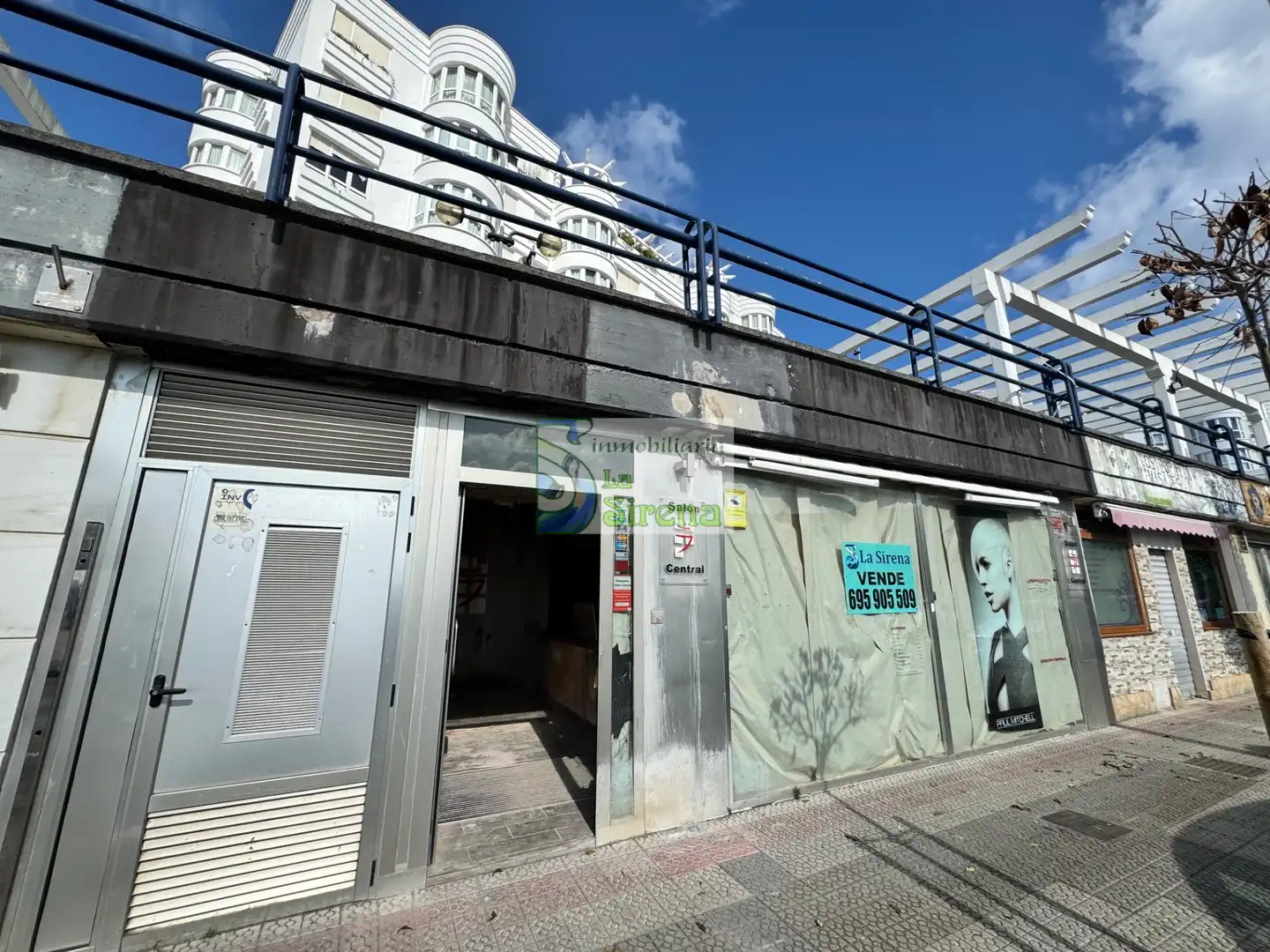 Vista exterior de Local en venta en Castro-Urdiales con Alarma