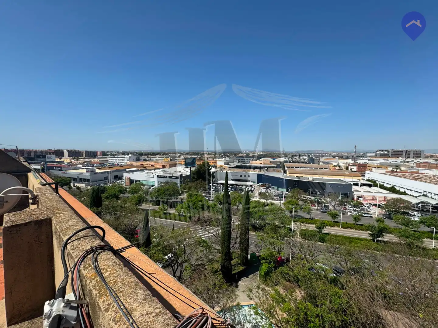 Vista exterior de Pis en venda en Valencia amb Aire condicionat, Terrassa i Alarma