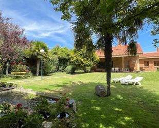 Jardí de Casa o xalet en venda en Revillarruz amb Terrassa