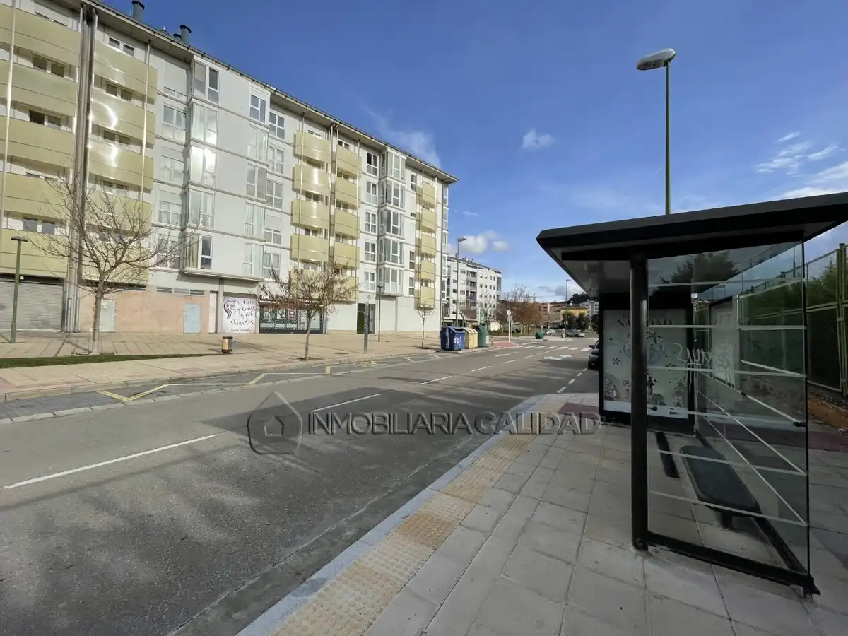 Vista exterior de Piso de alquiler en Burgos con Calefacción, Trastero y Amueblado