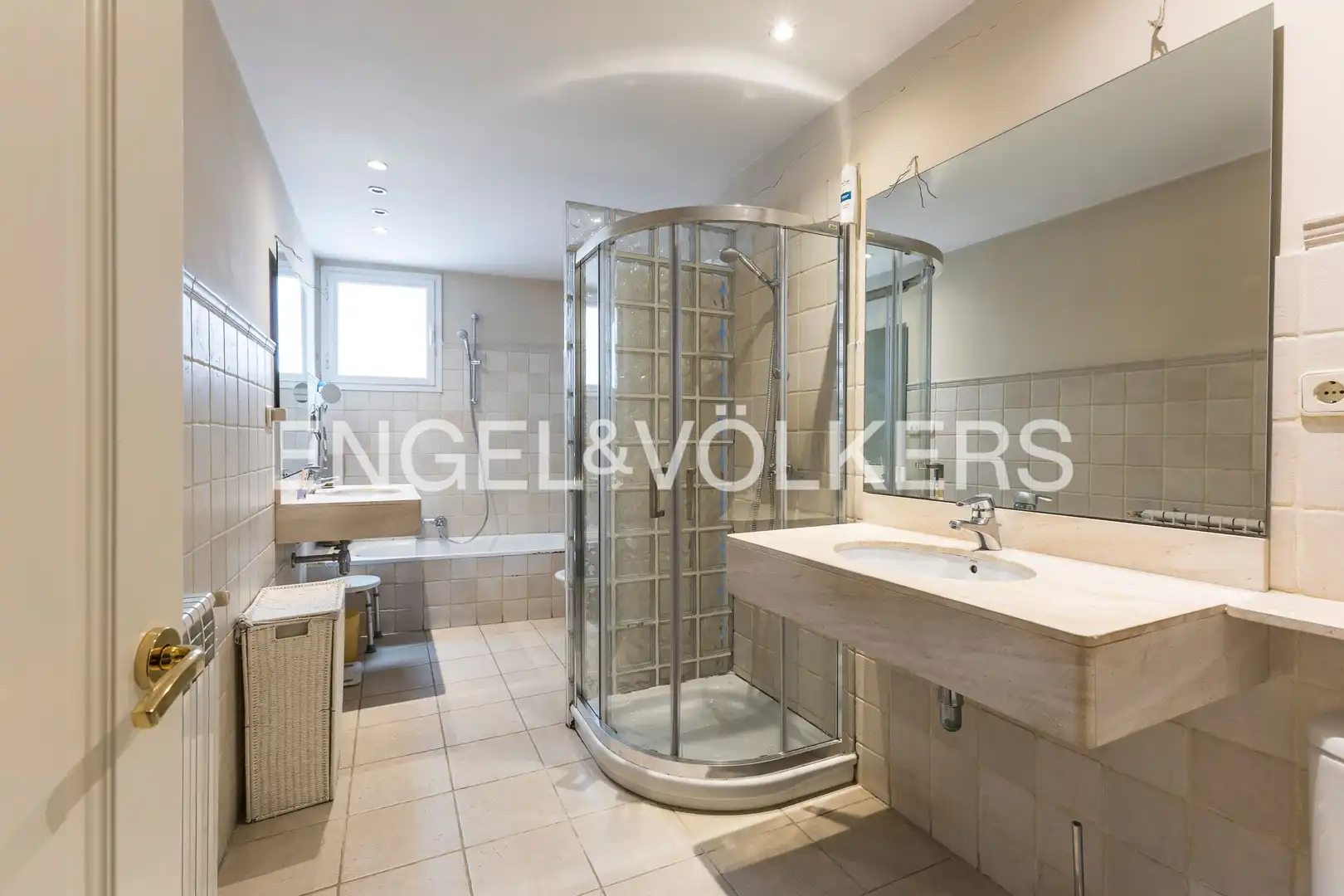 Baño de Piso en venta en Madrid con Aire acondicionado, Calefacción y Parquet