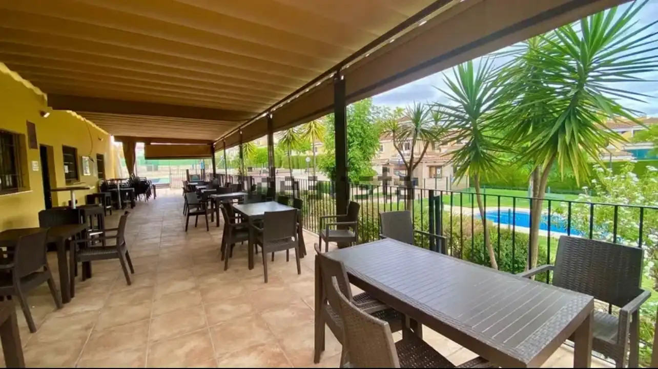 Terrassa de Casa adosada en venda en Espartinas amb Aire condicionat, Calefacció i Jardí privat