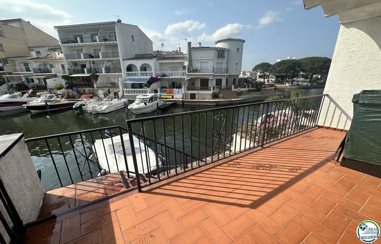 Vista exterior de Apartament en venda en Empuriabrava amb Aire condicionat, Traster i Moblat