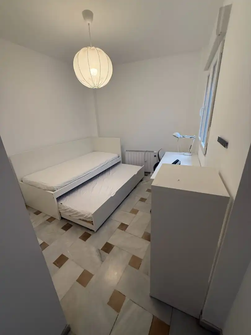 Schlafzimmer von Wohnung zur Miete in Granada mit Terrasse, Möbliert und Ofen