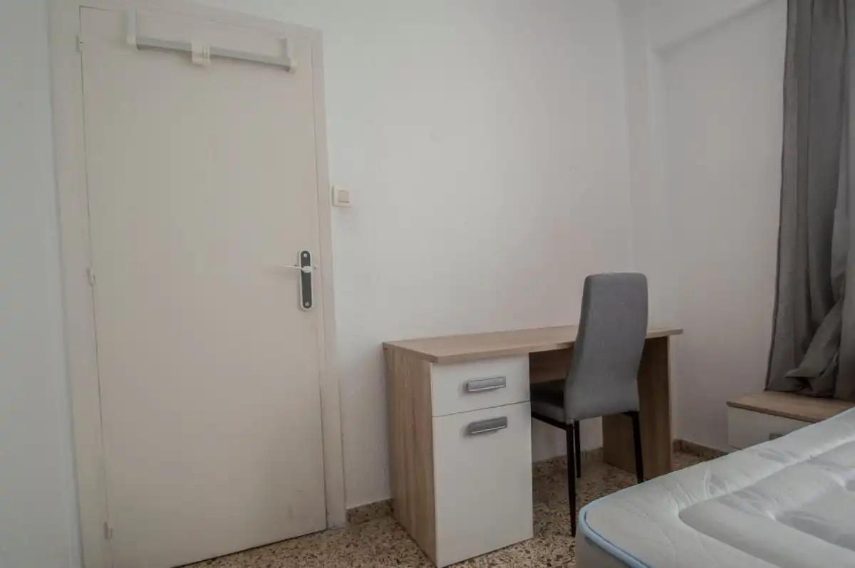 Flat for rent in Ciudad Jardín - Tagarete - El Zapillo