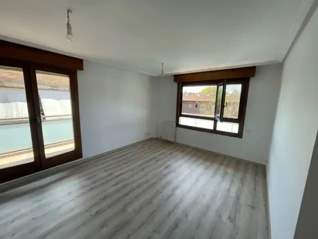 Dormitori de Àtic de lloguer en Sant Cugat del Vallès amb Calefacció, Parquet i Terrassa