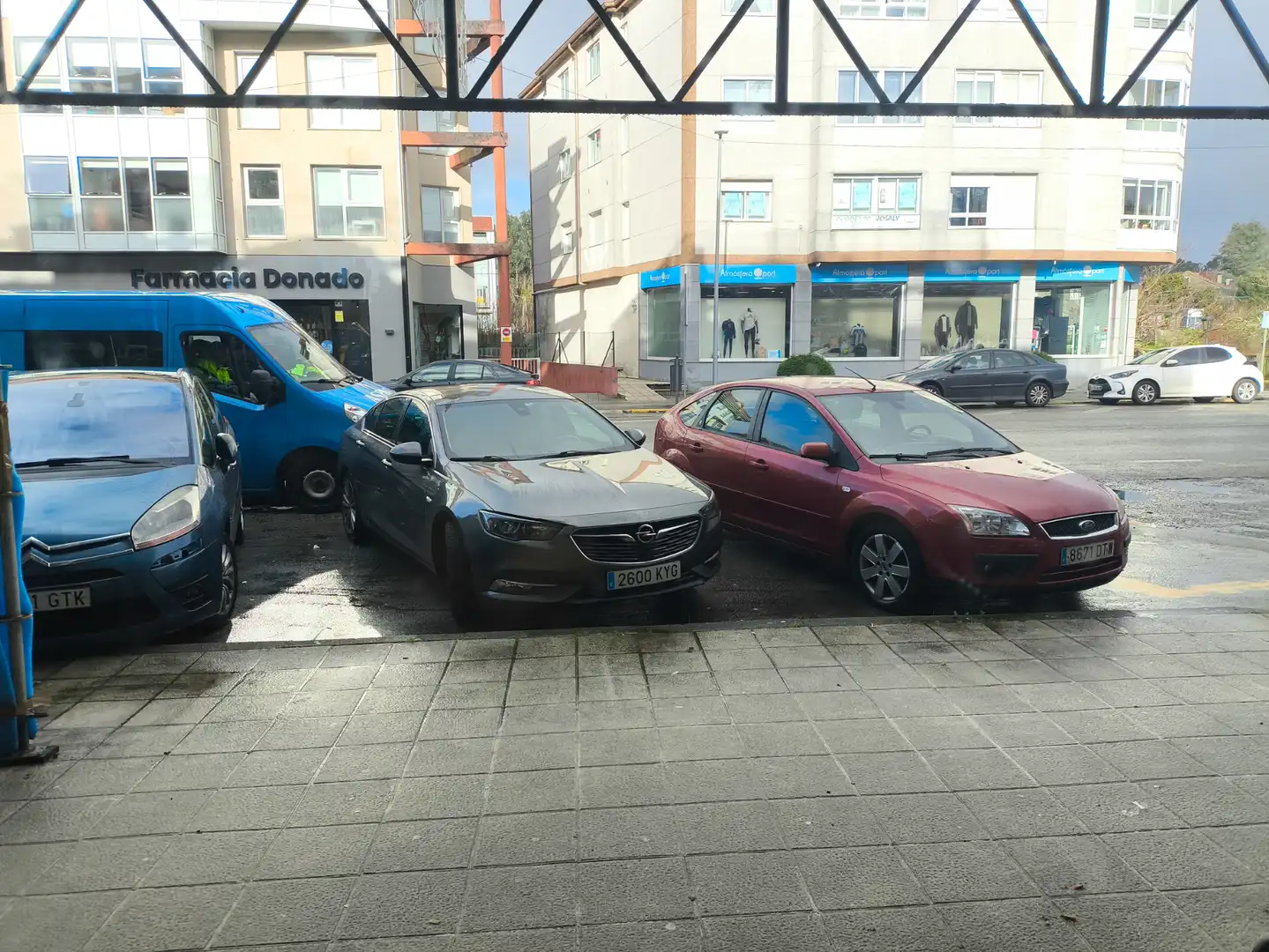 Parkplatz von Geschaftsraum zum Verkauf in Ames
