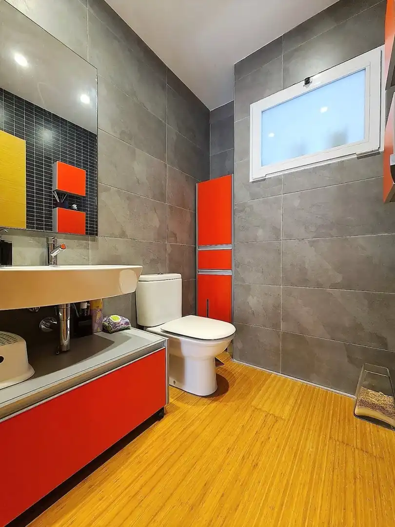 Bathroom of Flat for rent in Elche / Elx  with Air Conditioner, Heating and Parquet flooring