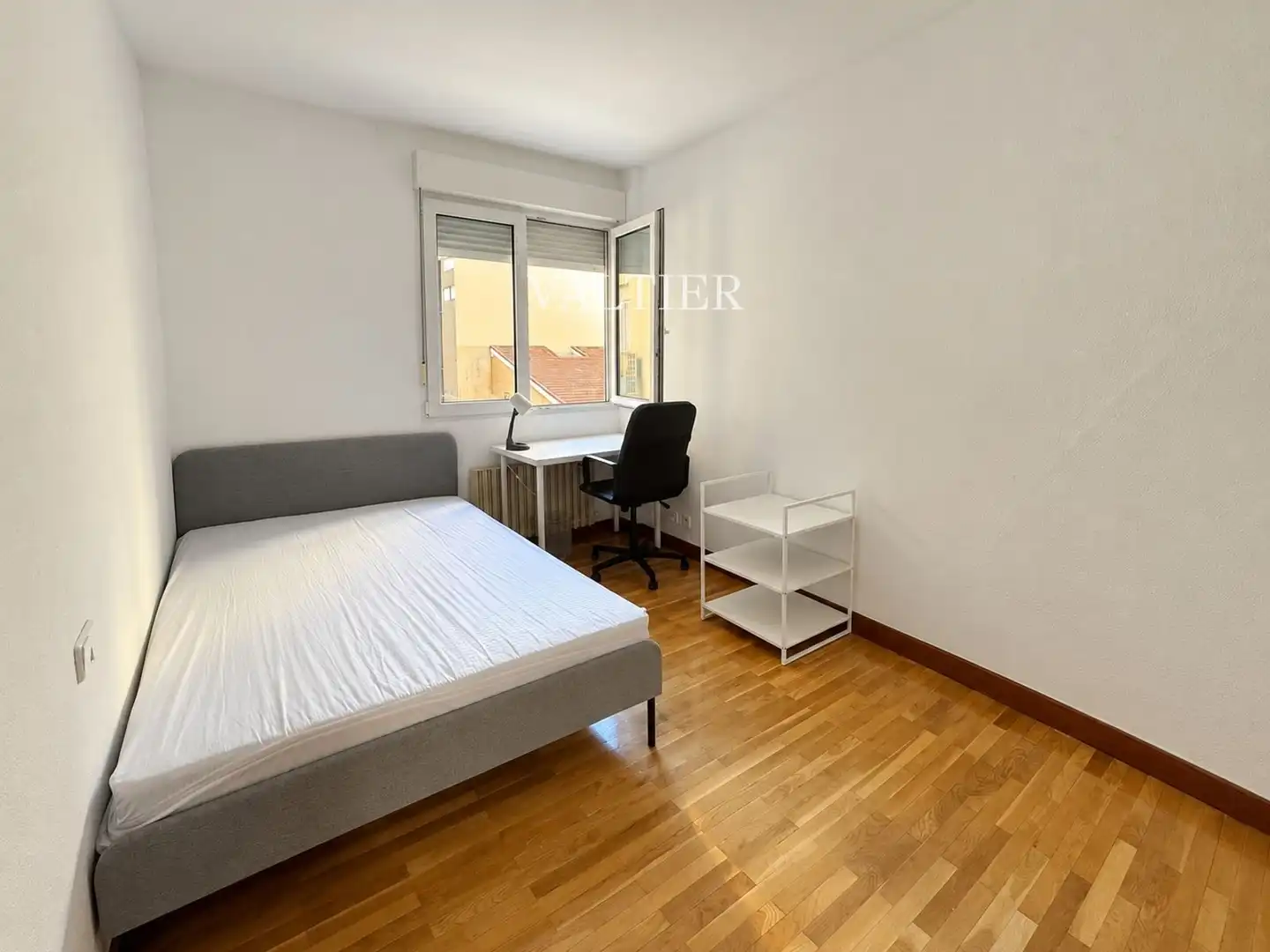Bedroom of Flat for rent in Chamberí