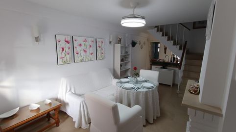 Foto 3 de Casa adosada en venta en Calle Romeral de Calypso, Calahonda, Mijas