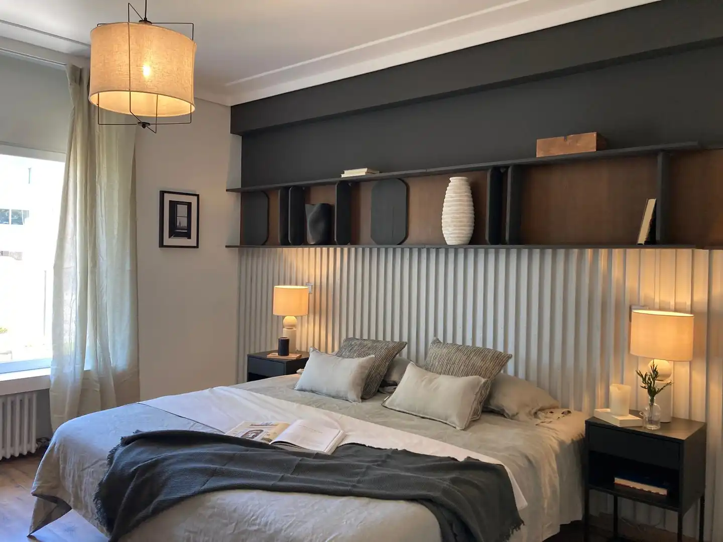 Dormitori de Apartament de lloguer en Madrid amb Aire condicionat, Calefacció i Moblat