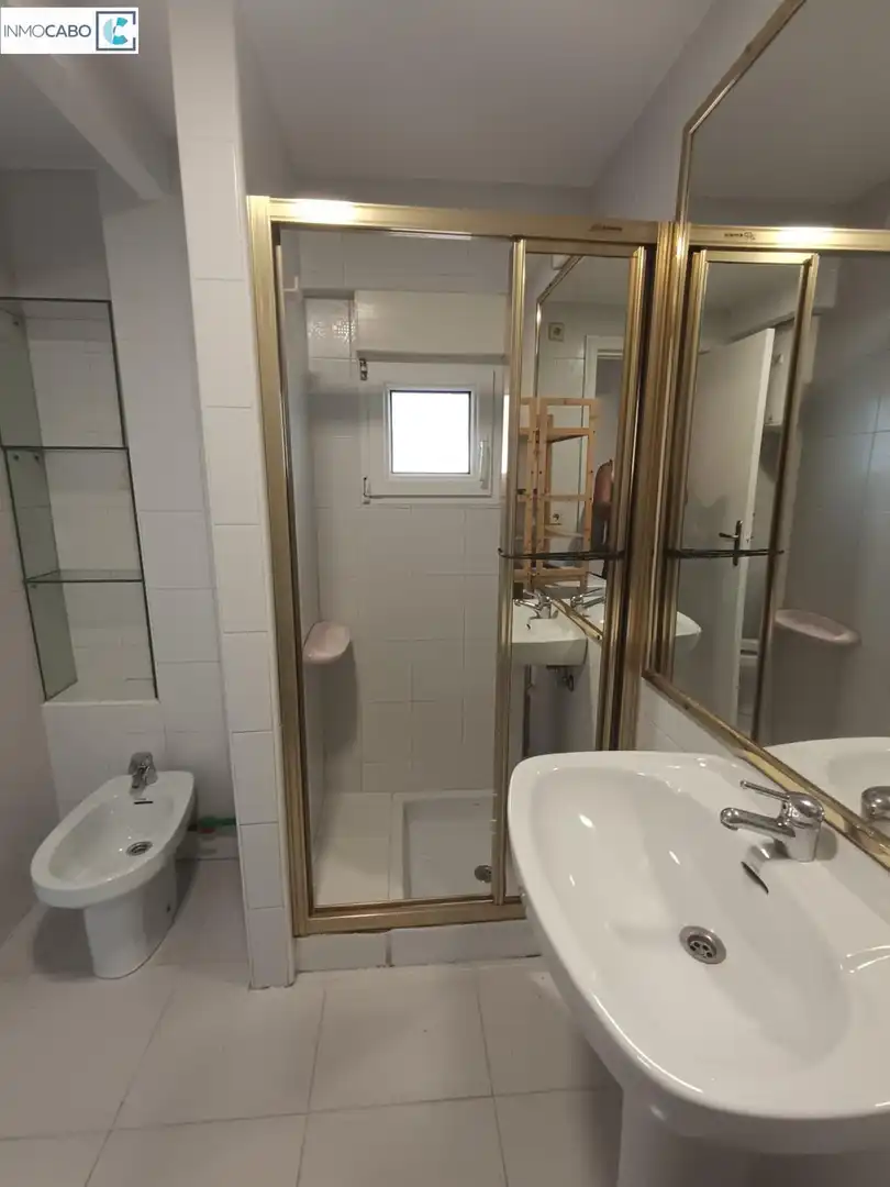 Bany de Apartament de lloguer en Los Alcázares amb Aire condicionat, Terrassa i Traster