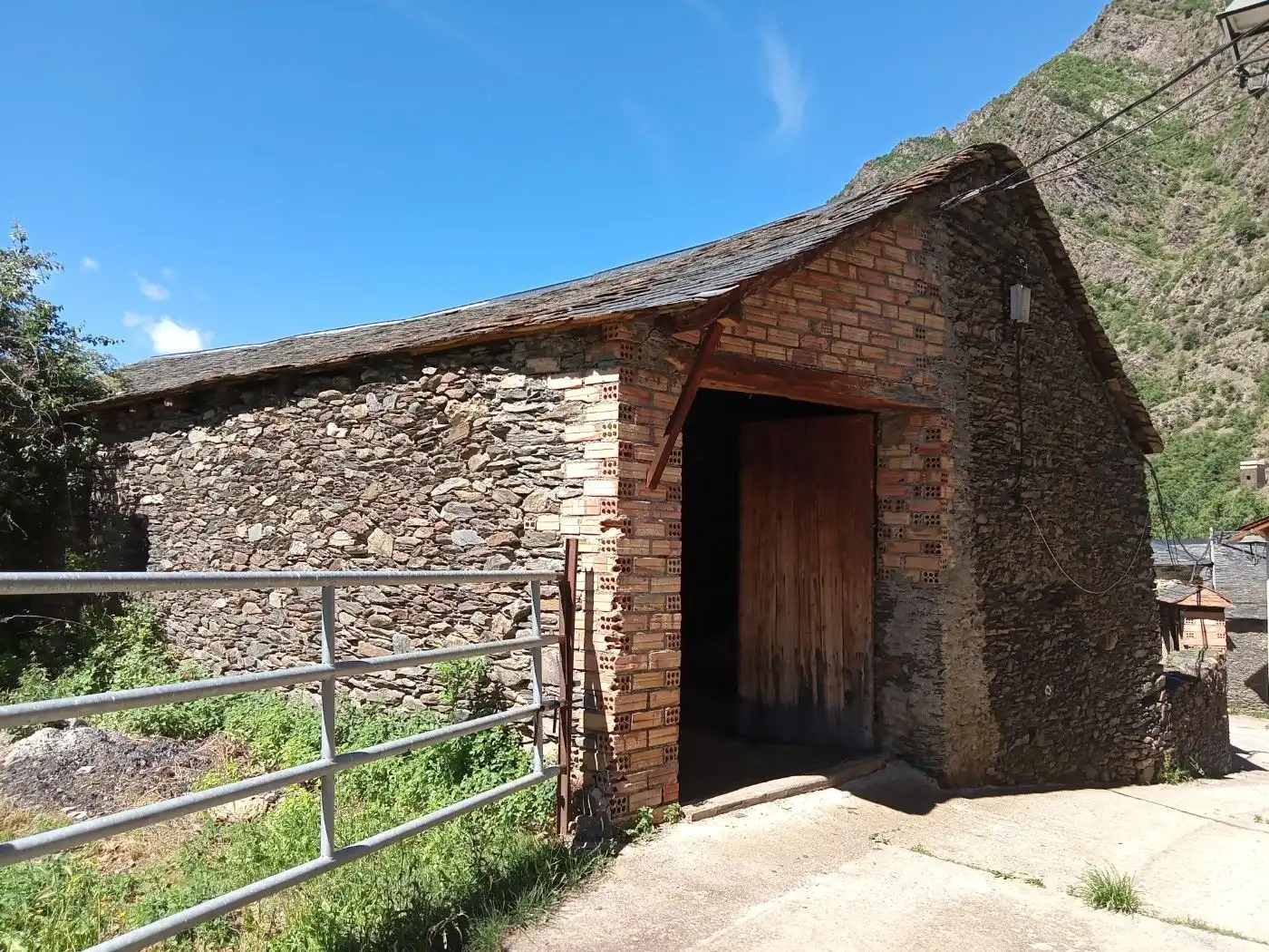 Vista exterior de Casa o xalet en venda en Alins