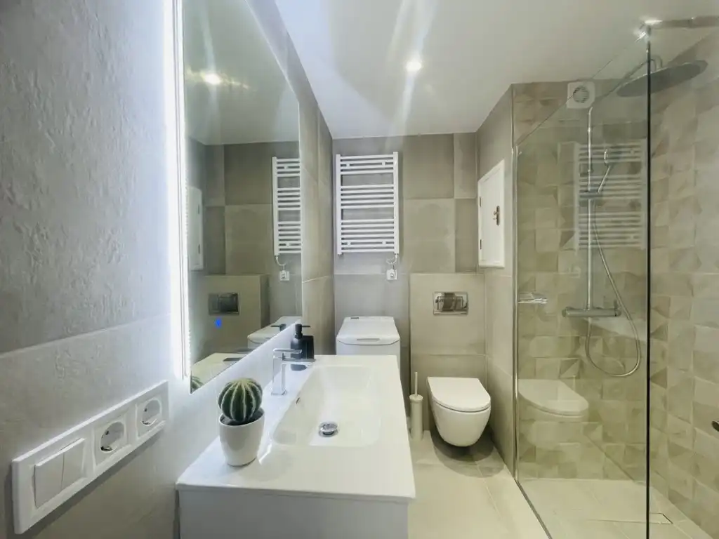 Bany de Apartament de lloguer en Calvià amb Aire condicionat, Terrassa i Moblat