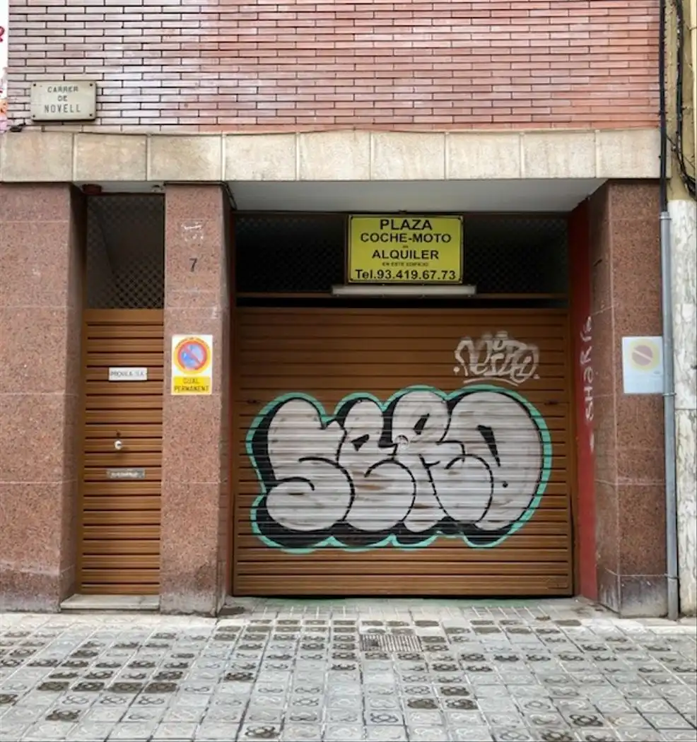 Vista exterior de Garaje de alquiler en Barcelona
