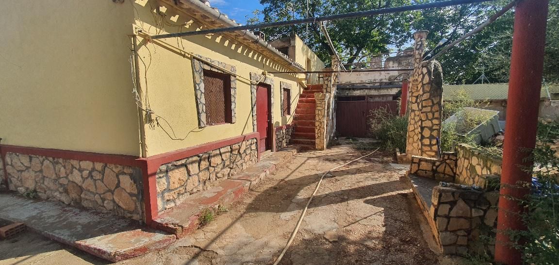 Vista exterior de Finca rústica en venda en Hellín amb Piscina