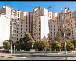 Exterior view of Flat for sale in  Sevilla Capital  with Air Conditioner