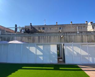 Vista exterior de Casa adosada en venda en Sant Cugat Sesgarrigues amb Terrassa