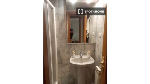Foto 5 de Habitació a San Juan Bautista, Madrid Capital