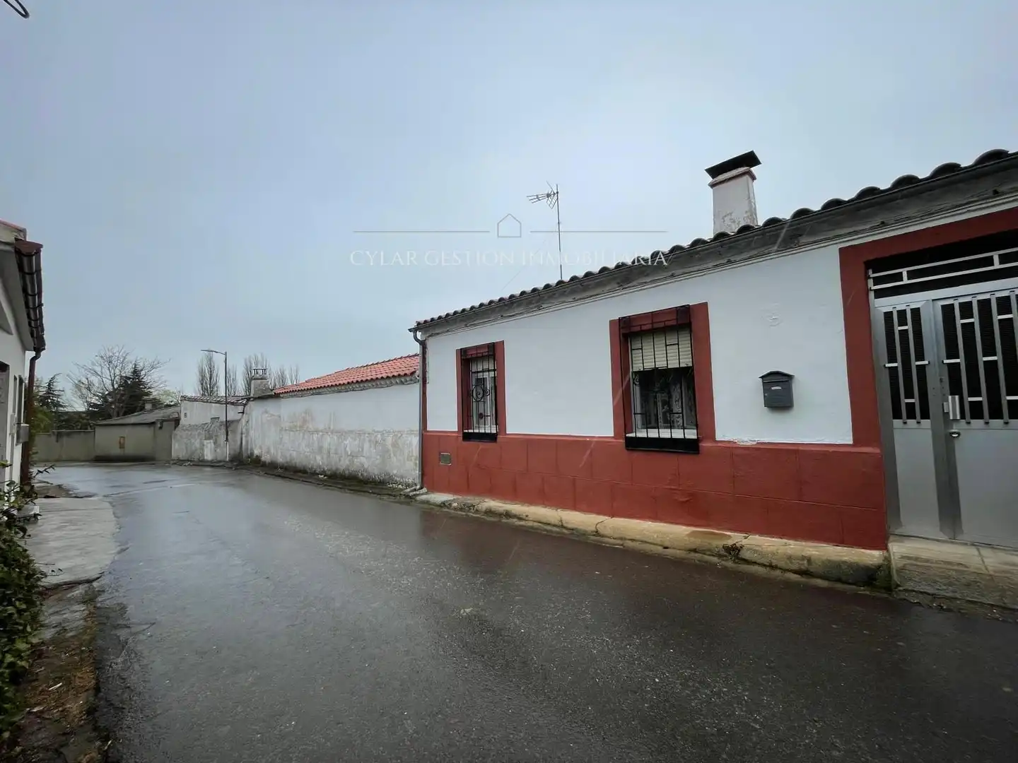 Vista exterior de Casa o xalet en venda en San Pedro de Rozados amb Calefacció, Traster i Moblat