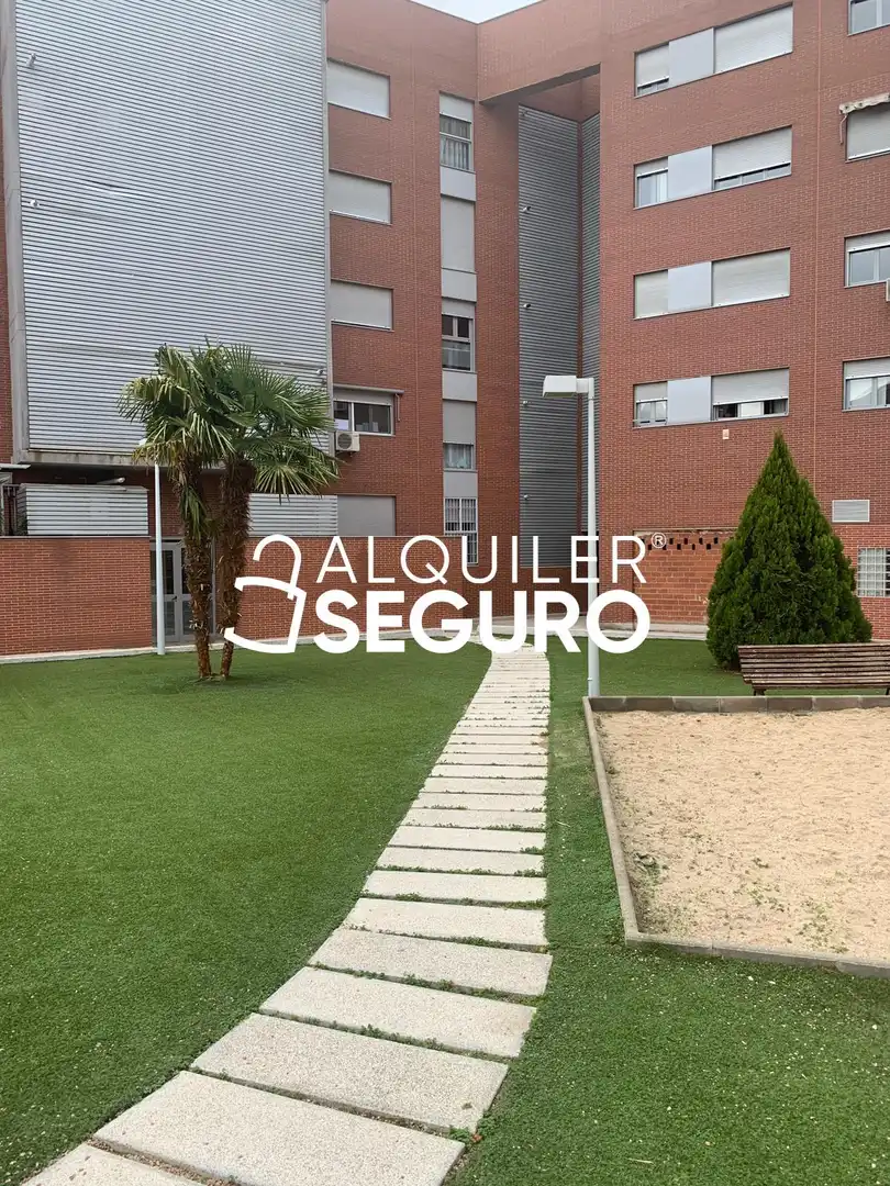 Parking de Piso de alquiler en Torrejón de Ardoz con Aire acondicionado y Calefacción