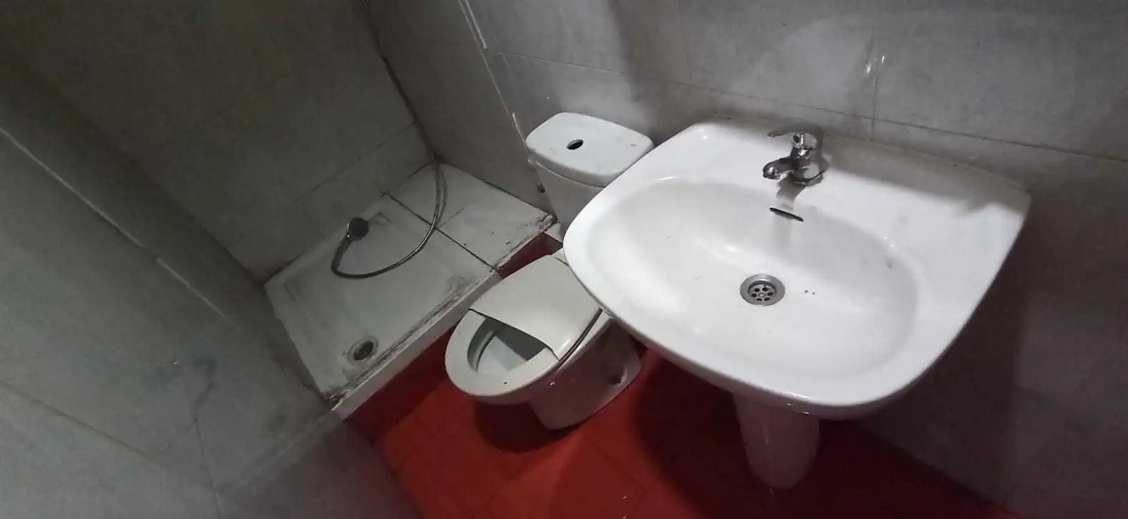 Bathroom of Apartments for sale in Artigues - Llefià
