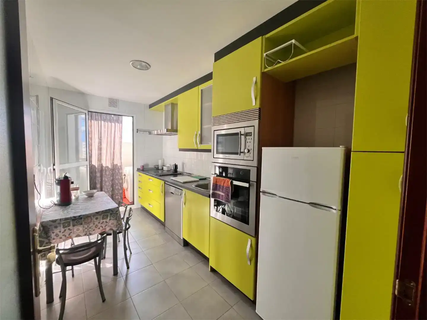 Küche von Wohnung zur Miete in Cáceres Capital mit Klimaanlage