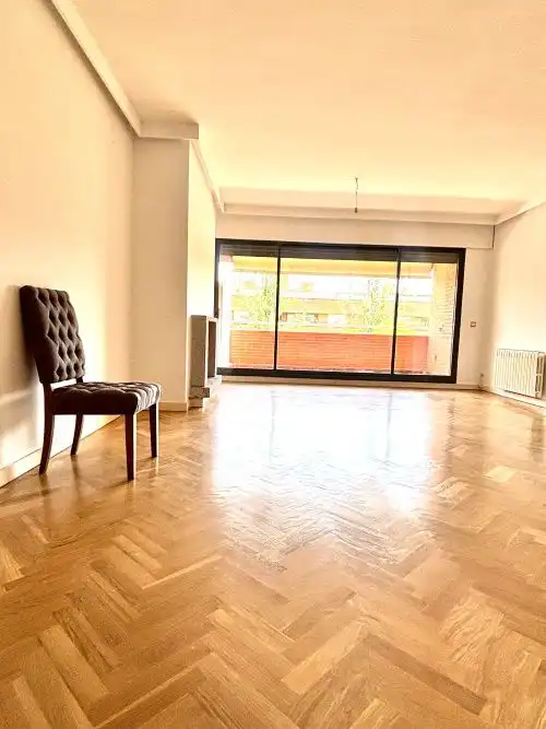 Living room of Flat for sale in Madrid  with Air Conditioner, Heating and Parquet flooring