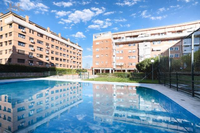 Piso en Venta en Calle Helsinki, 6 en Parque Oeste - Fuente Cisneros