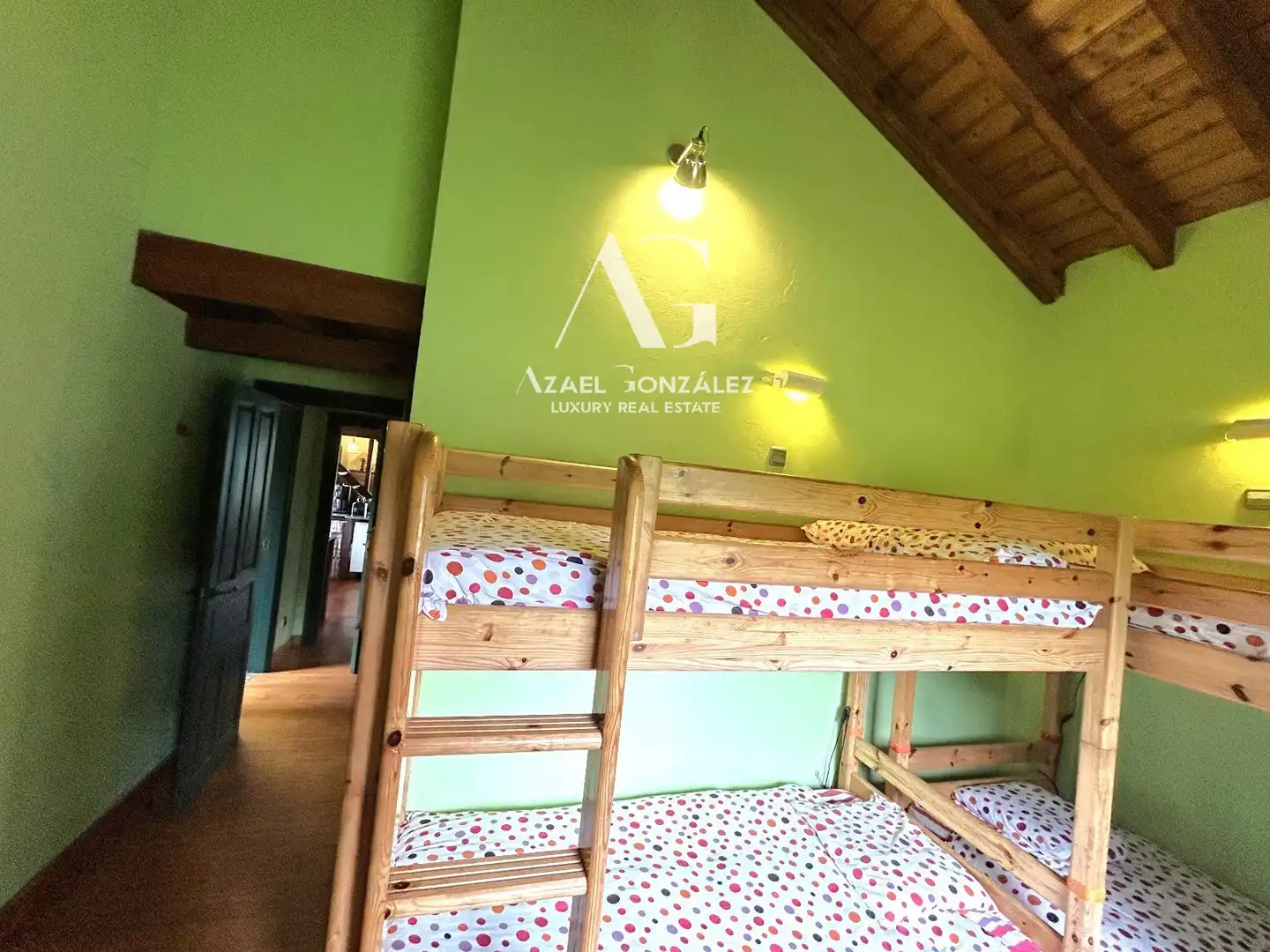 Casa o xalet en venda en Entrambasaguas amb Calefacció, Jardí privat i Traster
