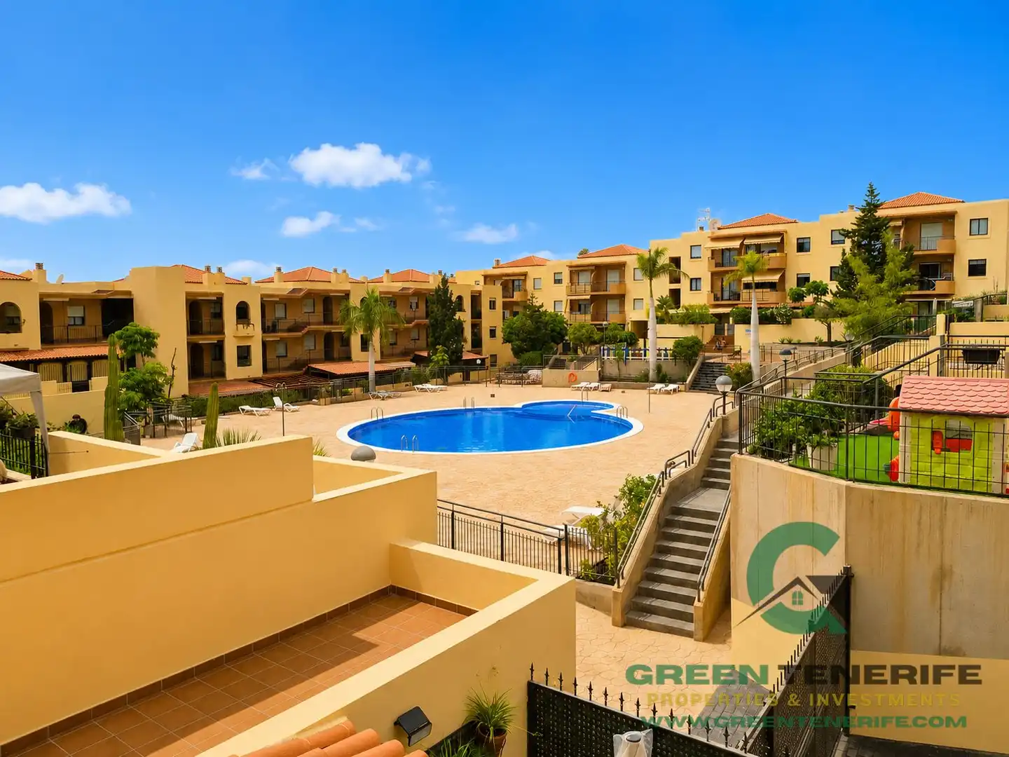 Vista exterior de Piso en venta en Adeje con Trastero y Balcón
