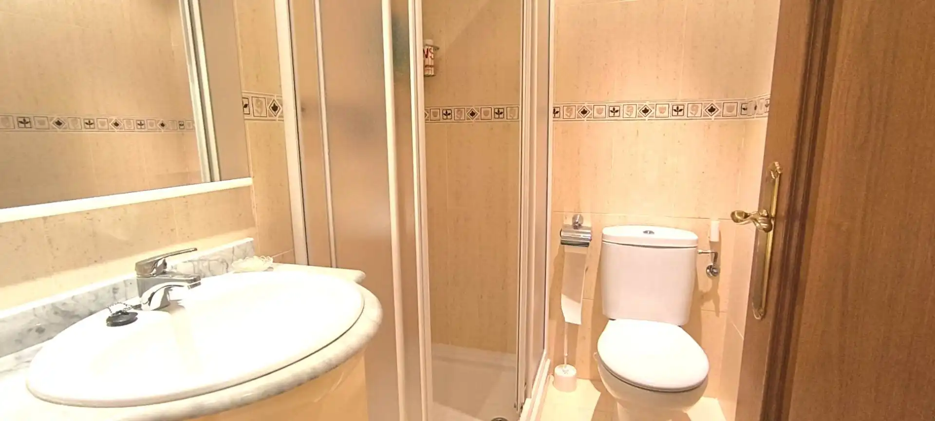 Baño de Piso en venta en Entrena con Calefacción, Terraza y Trastero